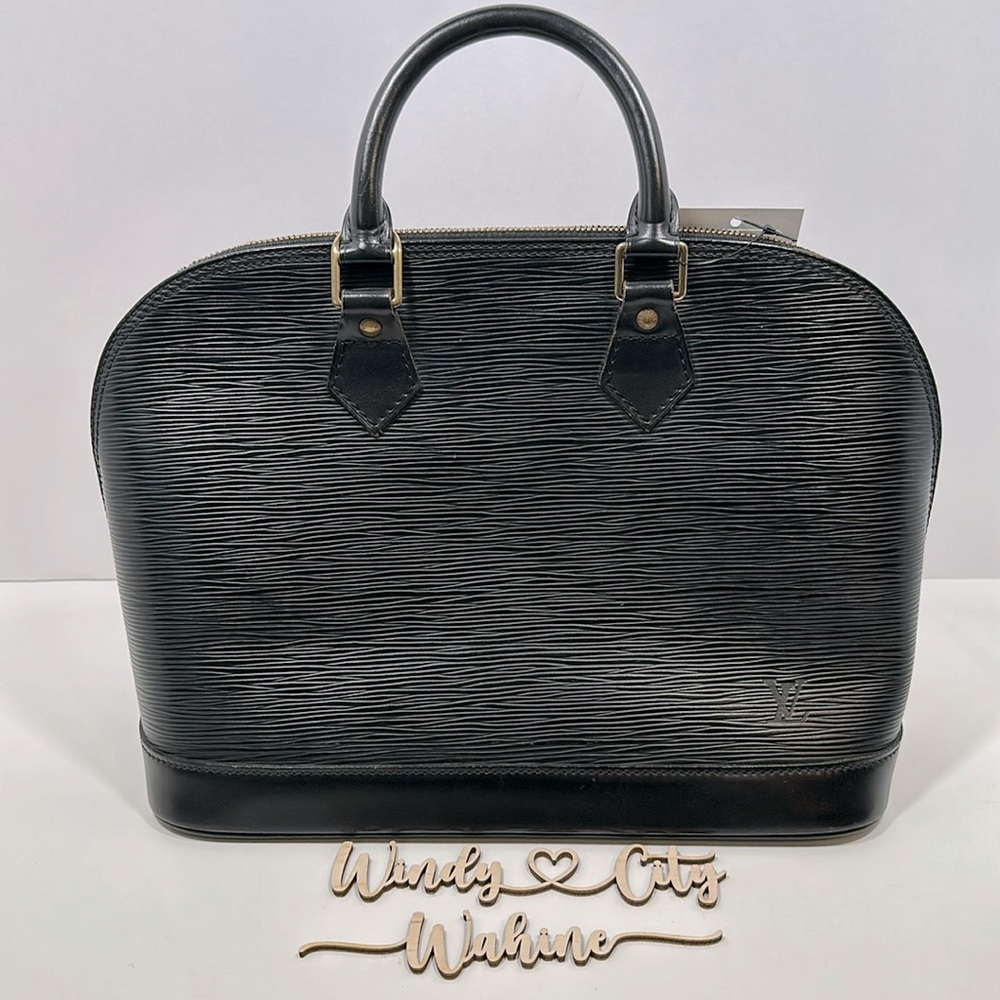 Authenticated LOUIS VUITTON Alma Epi PM w/ dust bag- Black